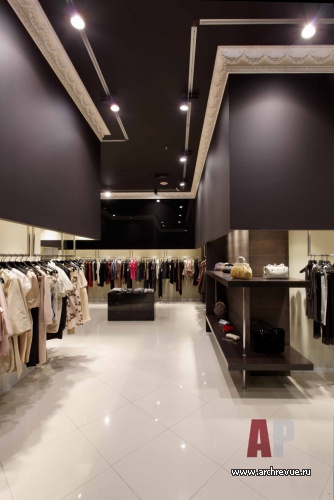 Стильный дизайн интерьера магазина одежды