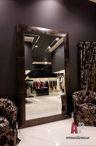 Дизайн интерьера магазина женской одежды (63 фото)