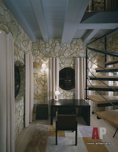 Современная классика. Двухэтажный дом с мансардой, природной палитрой и тактильными фактурами