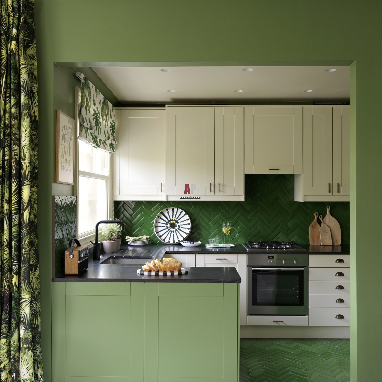 Интерьер кухни в зеленом в фото