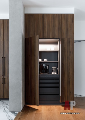 Фото интерьера кухни дома в современном стиле