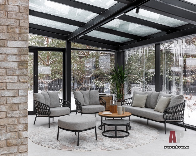 Фото интерьера террасы дома в современном стиле