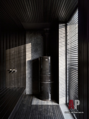 Фото интерьера СПА-зоны деревянного дома в современном стиле