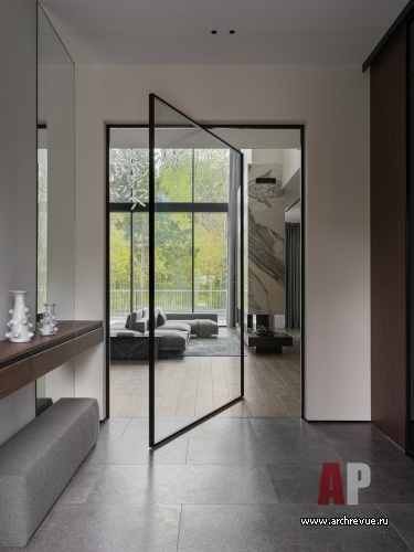 Фото интерьера входной зоны дома в стиле минимализм