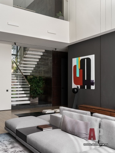 Фото лестницы дома в стиле минимализм